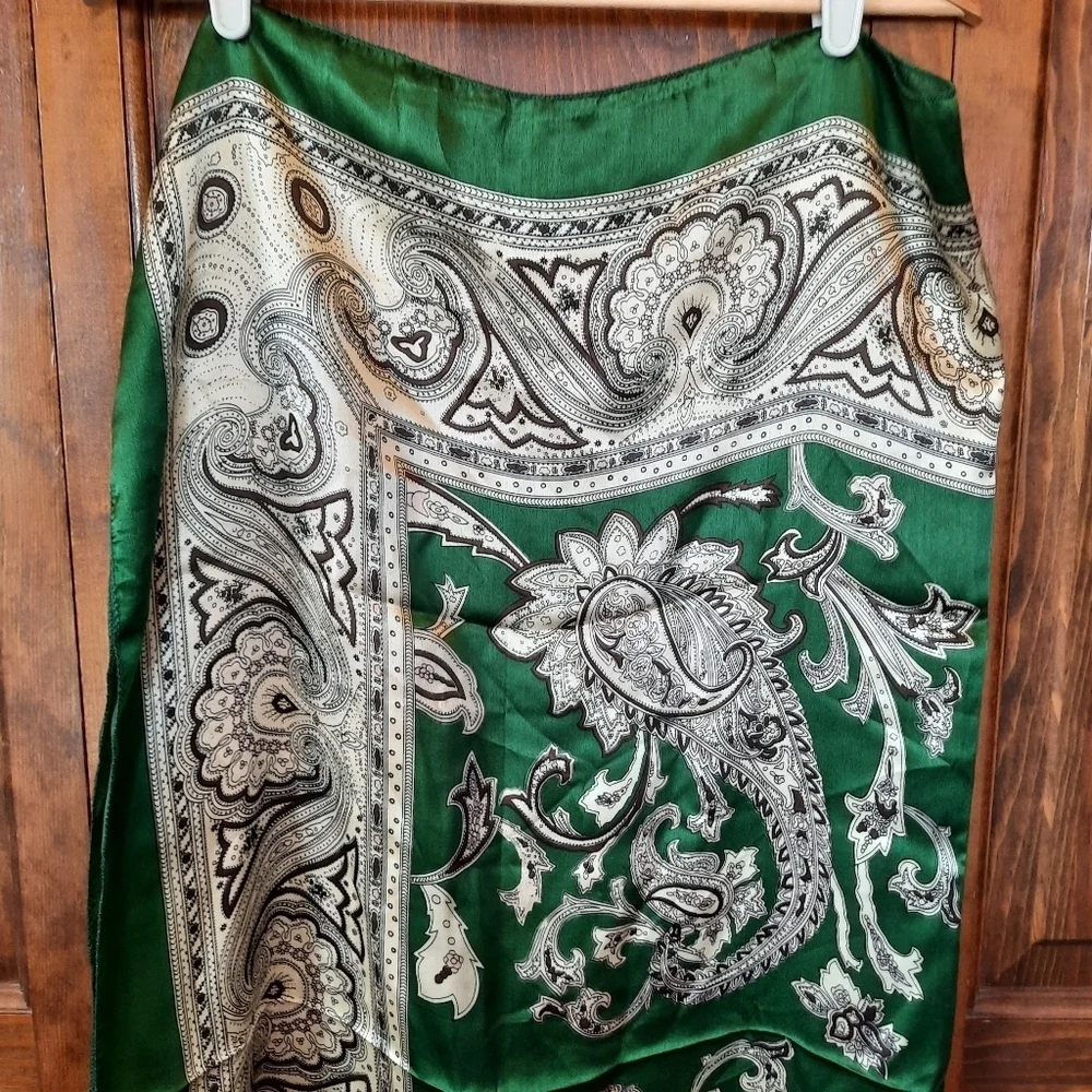 Vintage 100% Thai Silk Dark Green Brown Paisley Print Patterned Scarf